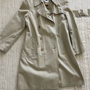 DKNY Classic Trench Coat. Size L. Excellent used condition. Epaulettes, belts.